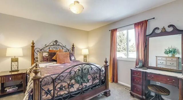 Loveland Home w/ Private Hot Tub + Wood Fireplace!, Забронировать Отель Отели Лавленд 3 звезды, 3*