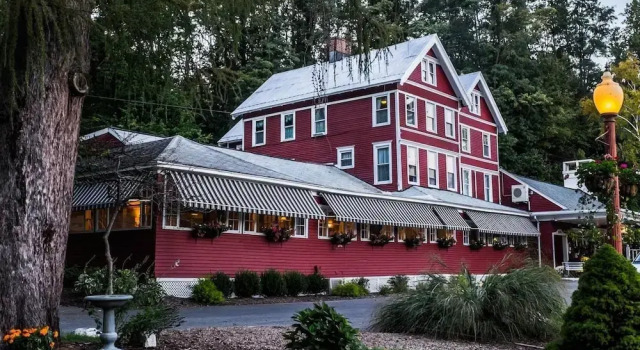Springside Inn, Book Pension  