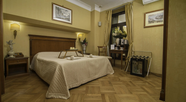 Luxury Rooms H 2000 Roma