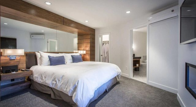 Qualicum Beach Inn, Book Hotel Hotels in Vancouver Island with a Pool, Swimming Pool
