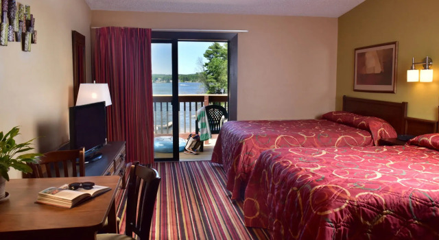 Sunset Bay Resort & Suites