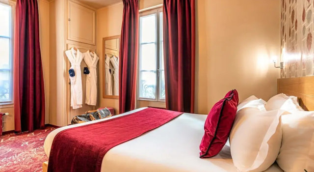 Двухместный номер Superior Hotel Romance Malesherbes by Patrick Hayat