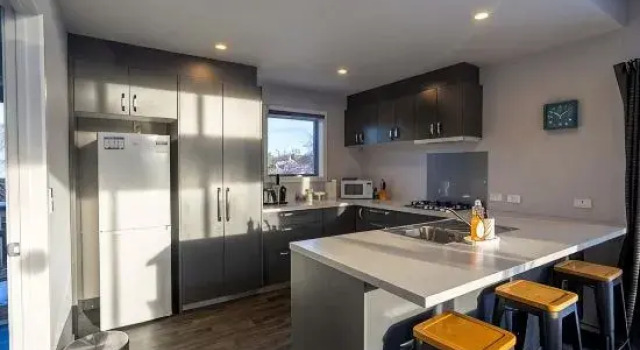Capricorn - 2BR Easy Drive to Dark Sky Dining