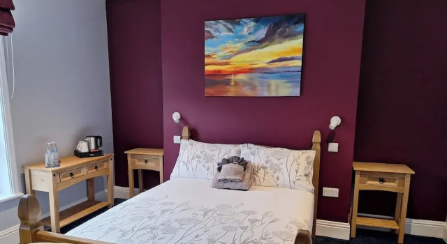 Comfortable and Spacious Double En-suite Room, Забронировать Гостевой дом Отели High Weald с парковкой, Парковка