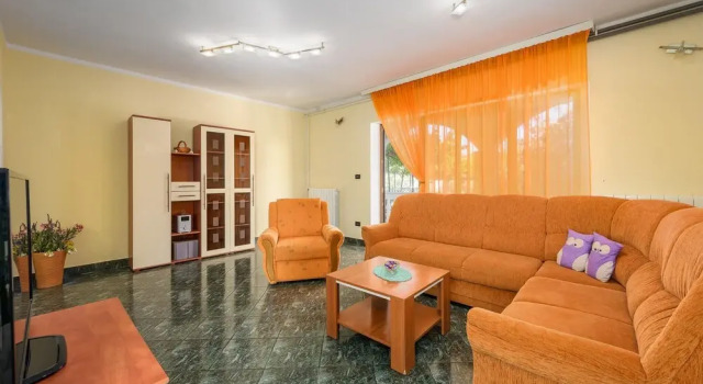 Stunning Home in Fazana With Wifi and 3 Bedrooms, Reserva ahora Hotel Hoteles en Pula con aparcamiento, Aparcamiento
