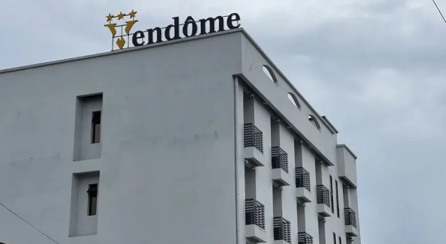 Hotel Vendôme Douala, Rezervovat Hotel Hotely v Douala s parkováním, Parkování