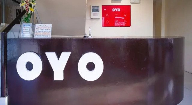 Vaccinated Staff - OYO 525 Mlin Dormitel