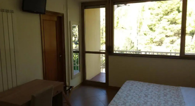 Superior Dreier Zimmer Albergo Nyers
