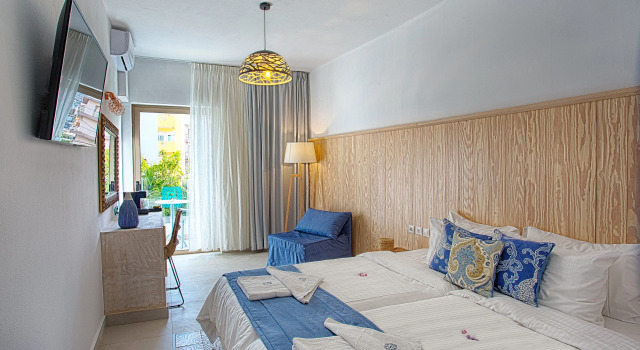 Serenity Spritz Hotel - Adults Only
