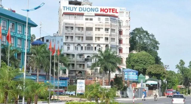 Кровать в общем номере Thuy Duong Ha Long Hotel