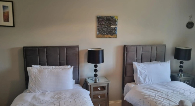 2Bedroomed apartment on first floor with balcony, Book Apartment Hotels in Kerry with Parking, Parking