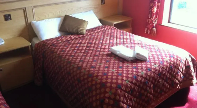 Pier House Guesthouse & Restaurant