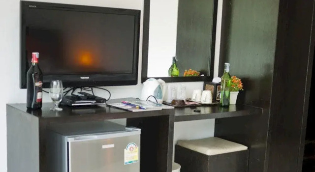 Home Budget Hotel, Забронировать Отель Отели Патонг-Бич с бассейном, рядом с Больница Патонга, Бассейн