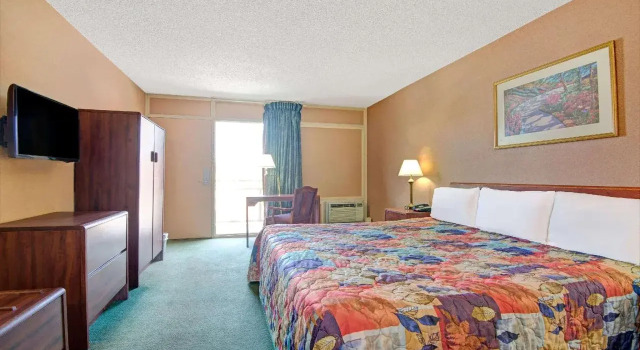 Knights Inn Wheeling, Book Hotel Hoteller i Wheeling med parkering, Parkering