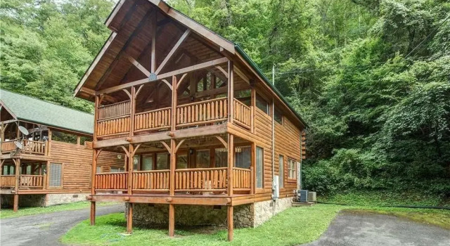 Fountain of Youth 2 Bedroom with Creek View