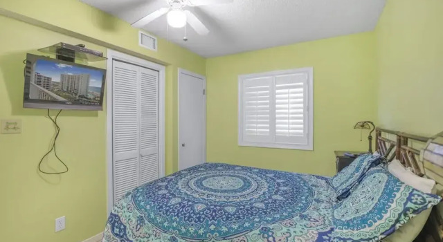 Spectacular views with numerous amenities and pools on sands of Orange Beach