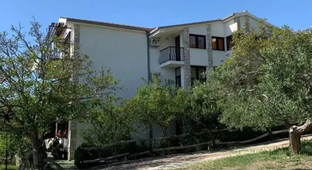 Antisa - With Playground - A2 Sjever, Rezerwuj Hotel Hotele w Split-Dalmatia County z parkingiem, Parking
