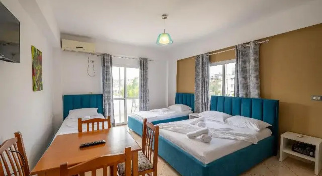 Standart aile bodrum kat oda Central Garden Sofia 1- Free Parking