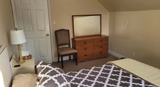 Immaculate 4-bed House, Varaa Hotelli Sault Ste. Marie 