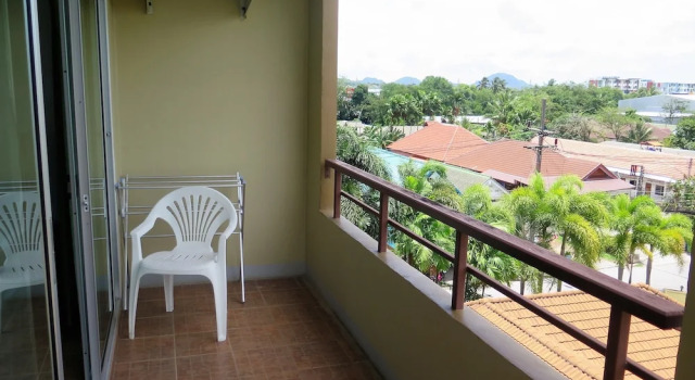 Студия Standard Phompassorn Apartment