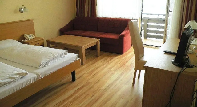 Hotel Reitzentrum Hausruckhof e U, Book Hotel  
