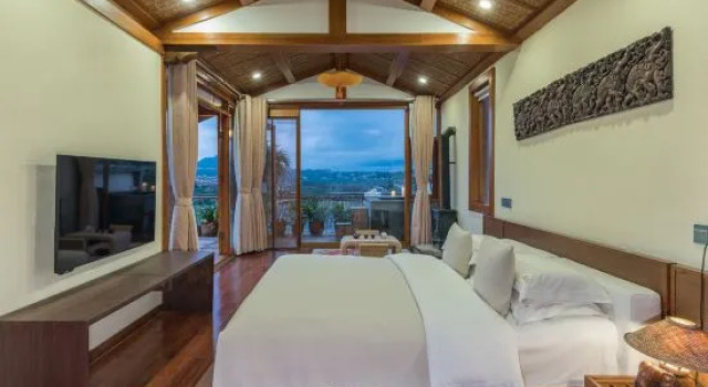 Люкс Lanyue Li·Linggan Senyang Natural Ore Hot Spring Resort 360° View Beautiful Stay (Heshun Branch)