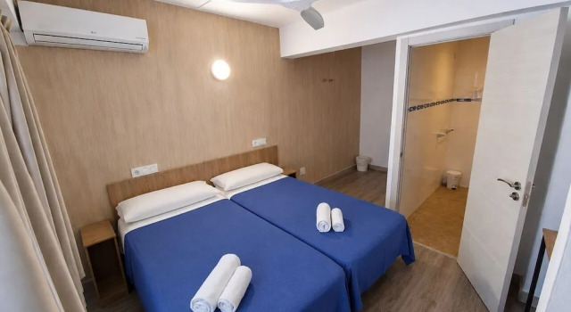 Economică cameră Hostal Sol de Mallorca.