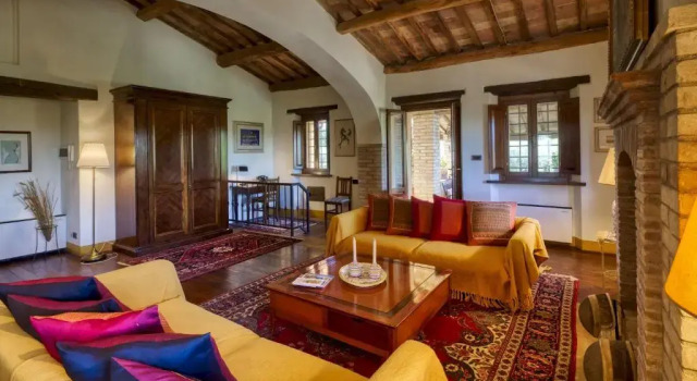 Вилла CASALE SANTA LUCIA 8&2, Emma Villas