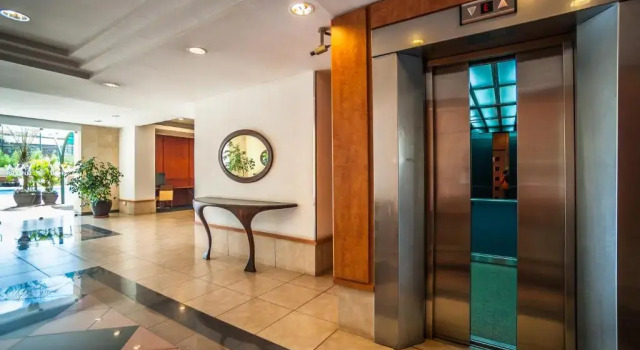 Yaya Towers & Hotel, Book Hotel Hotels in Nairobi with a Pool, Swimming Pool
