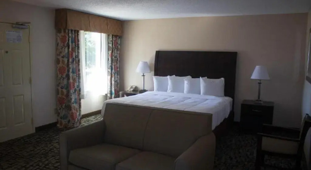 Люкс SureStay Hotel by Best Western North Myrtle Beach