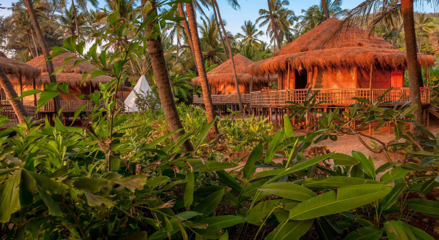 Anahata Retreat Beach front resort, Varaa Lomakeskus 4 tähden hotellit kohteessa Goa, 4*
