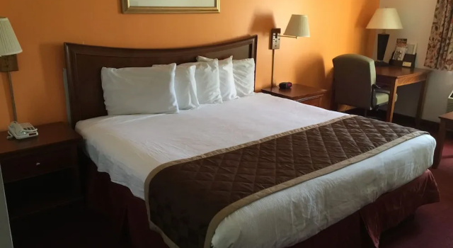 Люкс Laketree Inn And Suites Marion