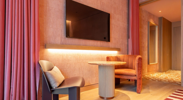 Четырёхместный номер Standard Hotel Palacio Bellas Artes San Sebastian, Curio Collection by Hilton