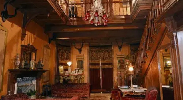 Chapslee Hotel