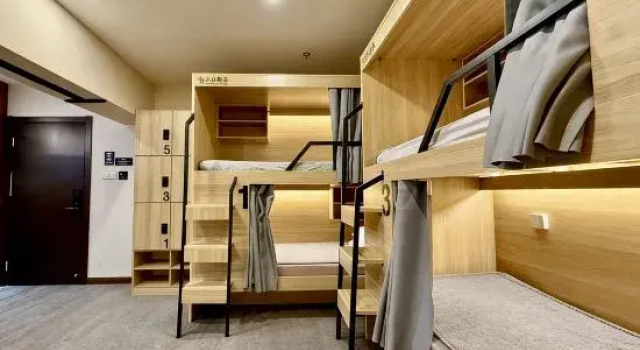 Кровать в общем номере (женский номер) Iforest Hostel (Shanghai Tongji University Siping Road Metro Station)