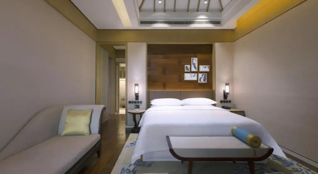 Клубный люкс c 1 комнатой Sheraton Grand Xishuangbanna Hotel