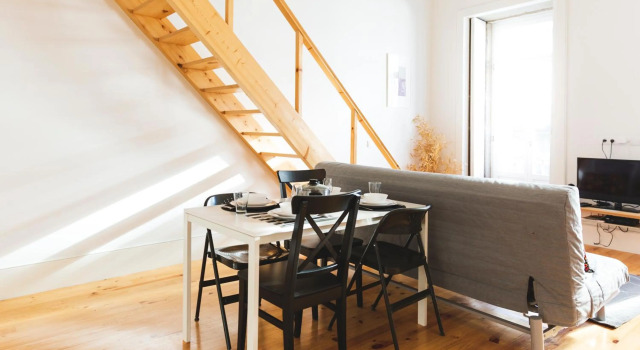 Aposentus -Romantic Mezzanine Apartment With a Balcony, Забронировать Апартаменты/квартира Порту Регион Порту, рядом с Канатная дорога Гайя