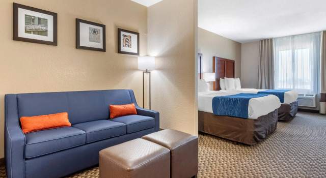 Четырёхместный люкс Comfort Inn & Suites Navasota