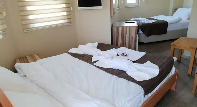 Green Garden Otel, Забронировать Отель Отели Гейнюк с бассейном, рядом с Пляж Гёйнюк, Бассейн