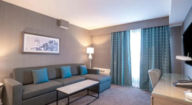 Одноместный люкс Grand Sandman Signature Ottawa Airport Hotel