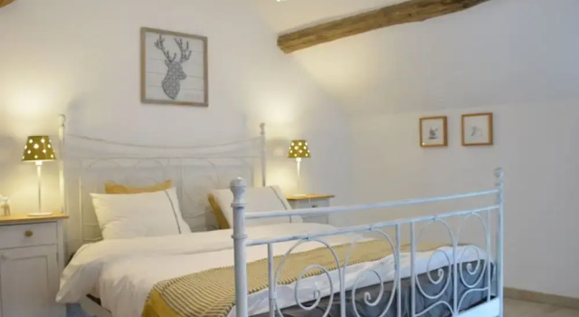 Heritage Holiday Home in Assesse on Hilltop, Забронировать Дом для отпуска Асе провинция Намюр