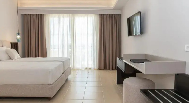 Двухместный номер Standard с балконом Grand Blue Beach Hotel