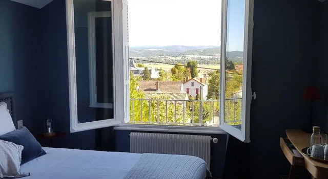 Clos des Campanules, Забронировать Отель Бриуд Haute Loire, рядом с Океанариум Бриуда