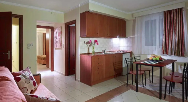 Полулюкс Avantis Suites Hotel