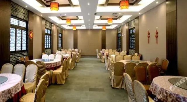 Chanlin Yashe Hotel, Prenota Hotel Hotel a Sichuan con parcheggio, Parcheggio