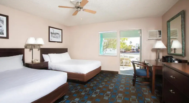 Четырёхместный номер Standard The Nautical Beachfront Resort