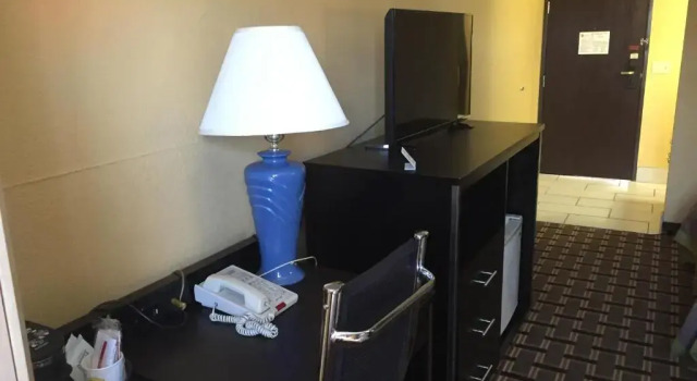 Номер Standard Super 8 by Wyndham Terre Haute