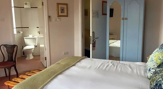 Номер Classic O Donovans Hotel