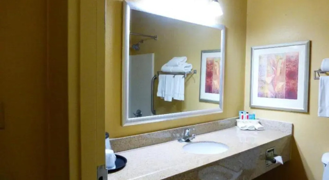 Двухместный номер Red Roof Inn & Suites Calhoun