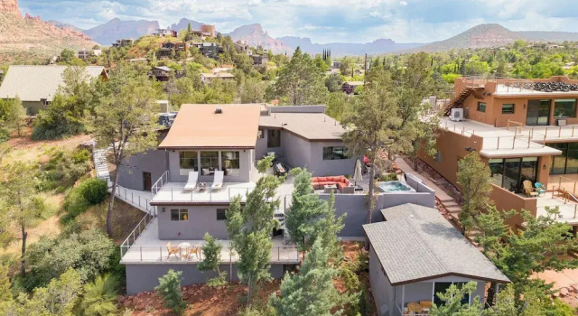 Коттедж Luxury Escape w/ Mtn Views, Hot Tub, Outdoor Living The Viewpoint by Avantstay